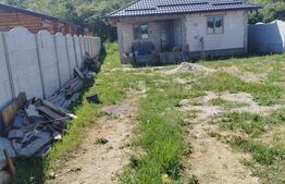 Casa parter la rosu, 355 mp teren, zona Podari