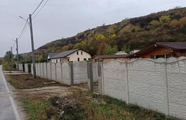 Casa parter la rosu, 355 mp teren, zona Podari