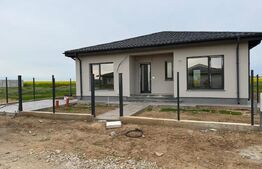 Casa parter, 4 camere, teren 477 mp, zona Aeroport