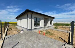 Casa parter, 4 camere, teren 477 mp, zona Aeroport