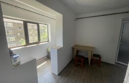 Garsoniera decomandata, 34 mp, etaj 3, zona Craiovita Noua
