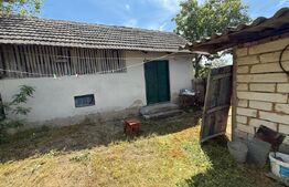 Casa partial renovata, 60 mp, 6000 mp teren, zona Georocu Mare