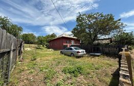 Casa partial renovata, 60 mp, 6000 mp teren, zona Georocu Mare