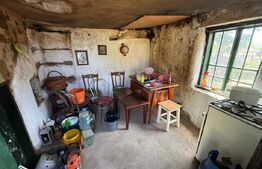 Casa partial renovata, 60 mp, 6000 mp teren, zona Georocu Mare