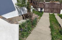 Casă renovată complet, 1800 mp teren, zonă liniștită în Cornița