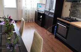 Casă renovată complet, 1800 mp teren, zonă liniștită în Cornița