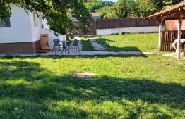 Casă renovată complet, 1800 mp teren, zonă liniștită în Cornița