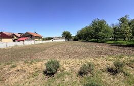 Casa de renovat 127 mp +3000 mp Teren Intrav/Simnic, la 12km de Craiova