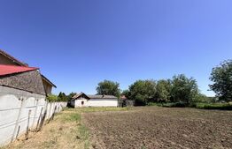 Casa de renovat 127 mp +3000 mp Teren Intrav/Simnic, la 12km de Craiova