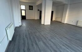 Spatiu comercial, 100 mp, zona centrala din Filiasi cu deschidere in Racoteanu