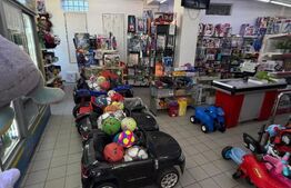 Spatiu comercial , 1300 mp pe 4 nivele, in centrul orasului Filiasi