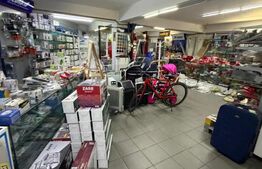 Spatiu comercial de 1300 mp pe 4 nivele, in centrul orasului Filiasi
