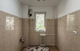 Apartament 2 camere, semidecomandat, et 1, Craiovita
