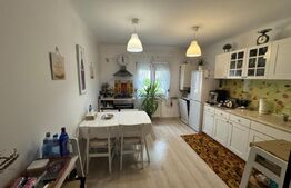 Apartament de 4 camere, 80 mp, decomandat, zona Sara Cartier 1 Mai 