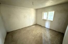 Casa P+E, 110 mp utili, 700 mp teren, zona Sat Jiului