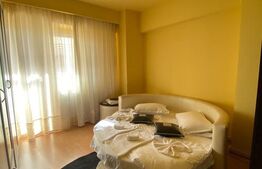 Apartament 3 camere, decomandat, 78 mp, zona Centru 