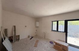 Triplex nou, 107.40 mp, teren 306 mp, zona Calea Severinului - Ambasador