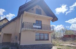 Cabana cu 5 dormitoare, 250 mpu, 700 teren la Ranca