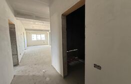 Apartament 3 camere, doua bai, 90 mp, et 2, loc de parcare, Damila 