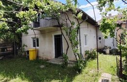 Vanzare casa LEU cu 2000mp teren