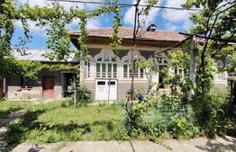 Vanzare casa LEU cu 2000mp teren