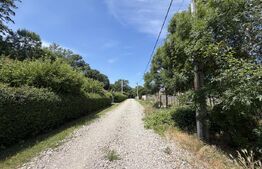 Teren cu casa de vanzare Tuglui, 2200 mp, aproape de padure