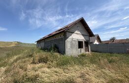 Teren cu casa de vanzare Tuglui, 2200 mp, aproape de padure