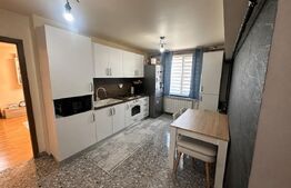 Apartament 3 camere, 70 mp + balcon, 2 băi, centrală nouă, boxă – Craiovița Nouă