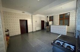 Spatiu comercial, 618 mp, P+1+M, Piata Mare