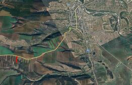 Teren investiție, 14.000 mp extravilan, deschidere 33 ml DE 82, Podari