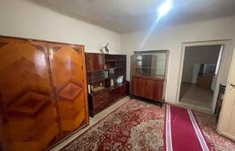 Casa parter, cu 4 camere, 140 mp, teren 1000 mp, zona Simnicul de Jos