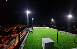 Penthouse premium 250 mp cu terasă și teren de fotbal privat Zona Romanescu