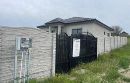 Casa parter, 129 m utili, 450 mp, zona Malu Mare