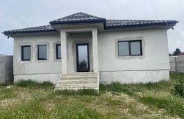 Casa parter, 129 m utili, 450 mp, zona Malu Mare