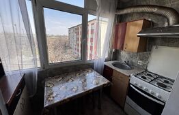 Apartament 2 camere, 48 mp, etaj 3, AC, zona Unitatea Militara Cornitoiu