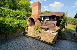 Casă de vacanță, 5 camere 100 mp utili, 3400 mp teren, zona Leamna