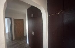 Apartament 2 camere decomandate, 49 mp, etaj 3, zona Cornitoiu-Unitatea Militara