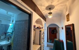 Apartament de 3 camere, semideocomandat, zona Cornitoiu 