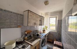 Apartament de 3 camere, semideocomandat, zona Cornitoiu 