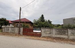 Teren IV 1.308 mp, cu casă veche și grajd, dublă deschidere, zona Preajba