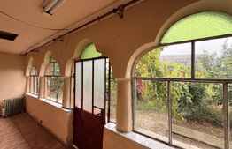 Teren IV 1.308 mp, cu casă veche și grajd, dublă deschidere, zona Preajba