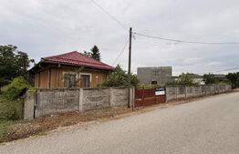Teren IV 1.308 mp, cu casă veche și grajd, dublă deschidere, zona Preajba