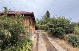 Teren IV 1.308 mp, cu casă veche și grajd, dublă deschidere, zona Preajba