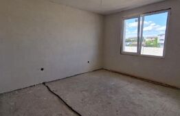 Casa 76 mp, teren 276 mp, zona Selgros