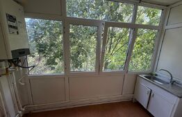 Apartament 3 camere decomandat, etaj 3, Rovine, zona Posta din Rovine