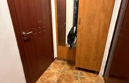 Apartament de vanzare, semidecomandat, 3 camere, et 1, Brazda