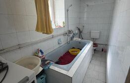 Apartament 2 camere, curte, garaj, zona centrală