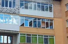 Apartament 4 camere, decomandat, Bals