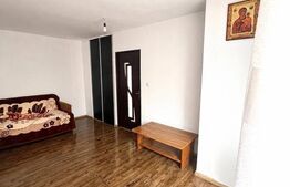 Garsoniera spatioasa transformata in apartament cu 2 camere