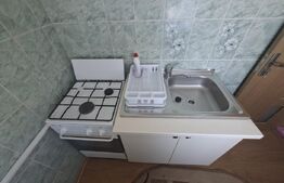 Garsonieră, mobilată si utilată, Rovine